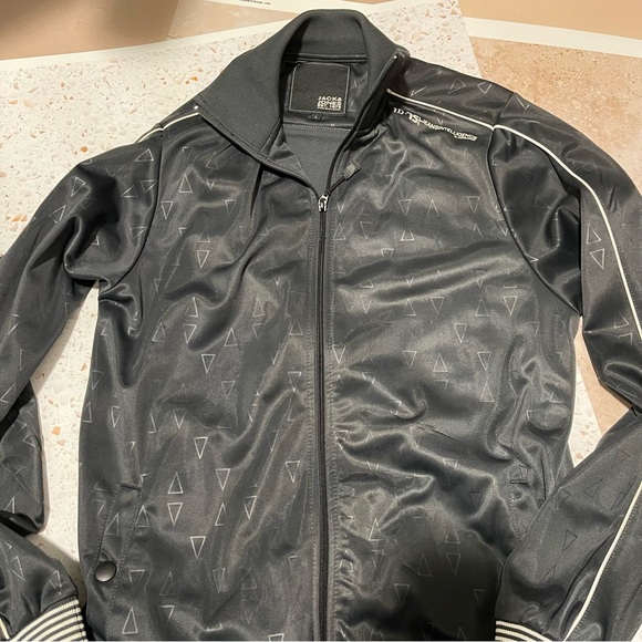 Jack & Jones men’s track jacket. High quality polyester blend with screen print. - Picture 1 of 2